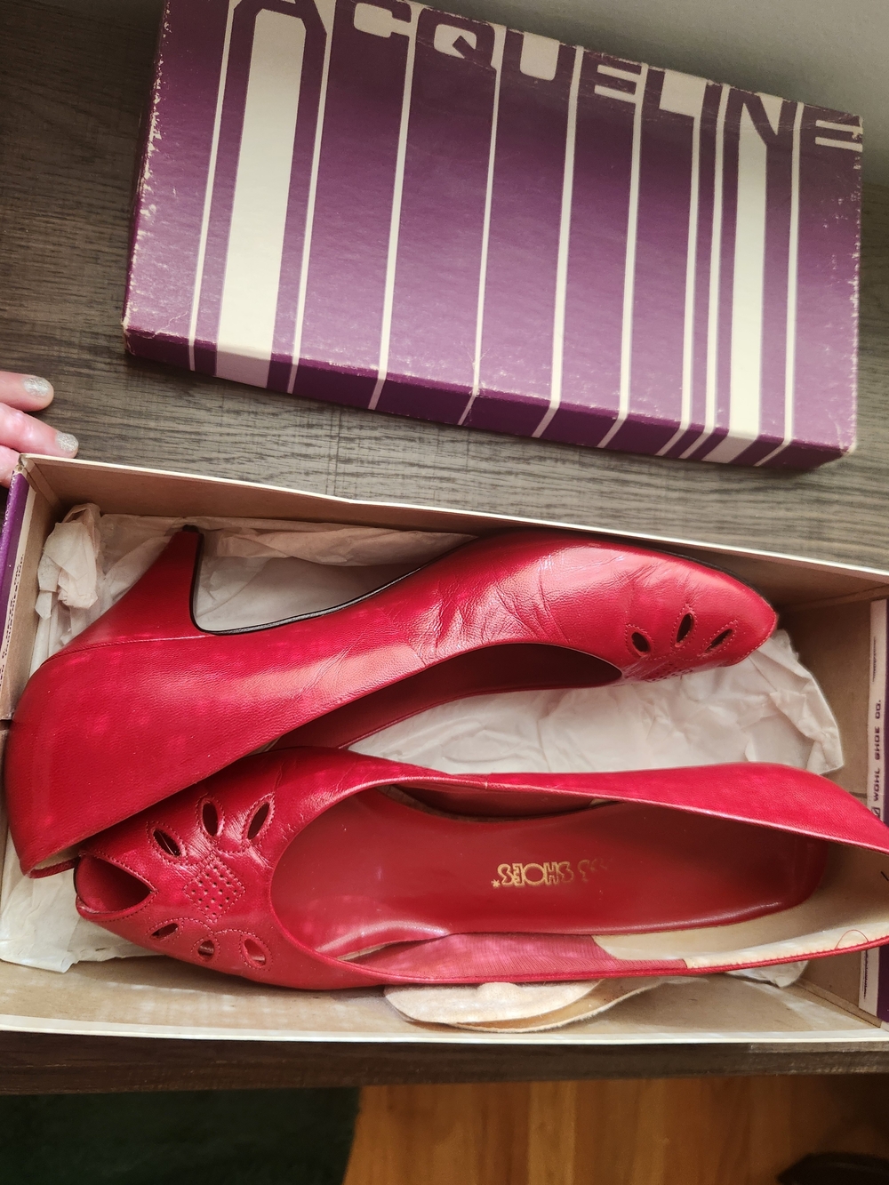 Vintage Red Leather Women's Pumps